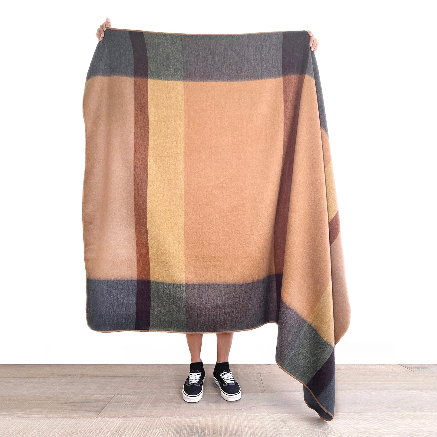 Handcrafted Alpaca Throw Blanket – Earth‑Tone Design, Ethically Made